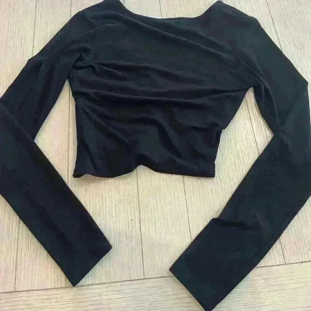 Black forever 21 wrap long sleeve top size small